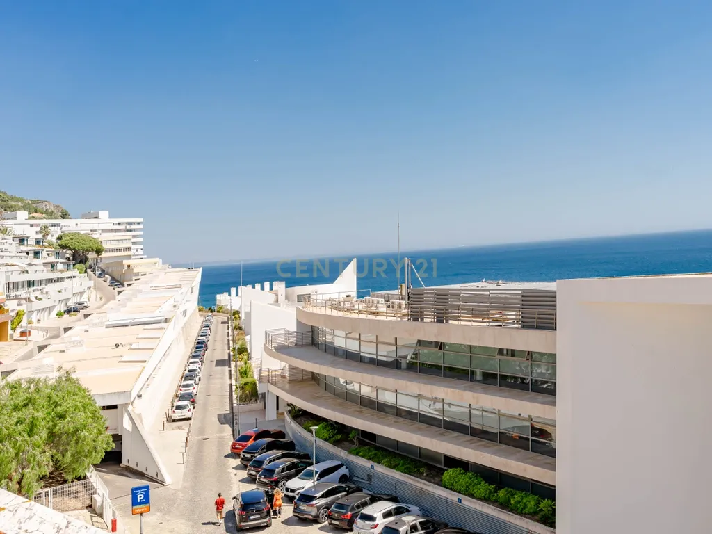 Magnífico T3 Duplex junto a praia de Sesimbra - Image 1