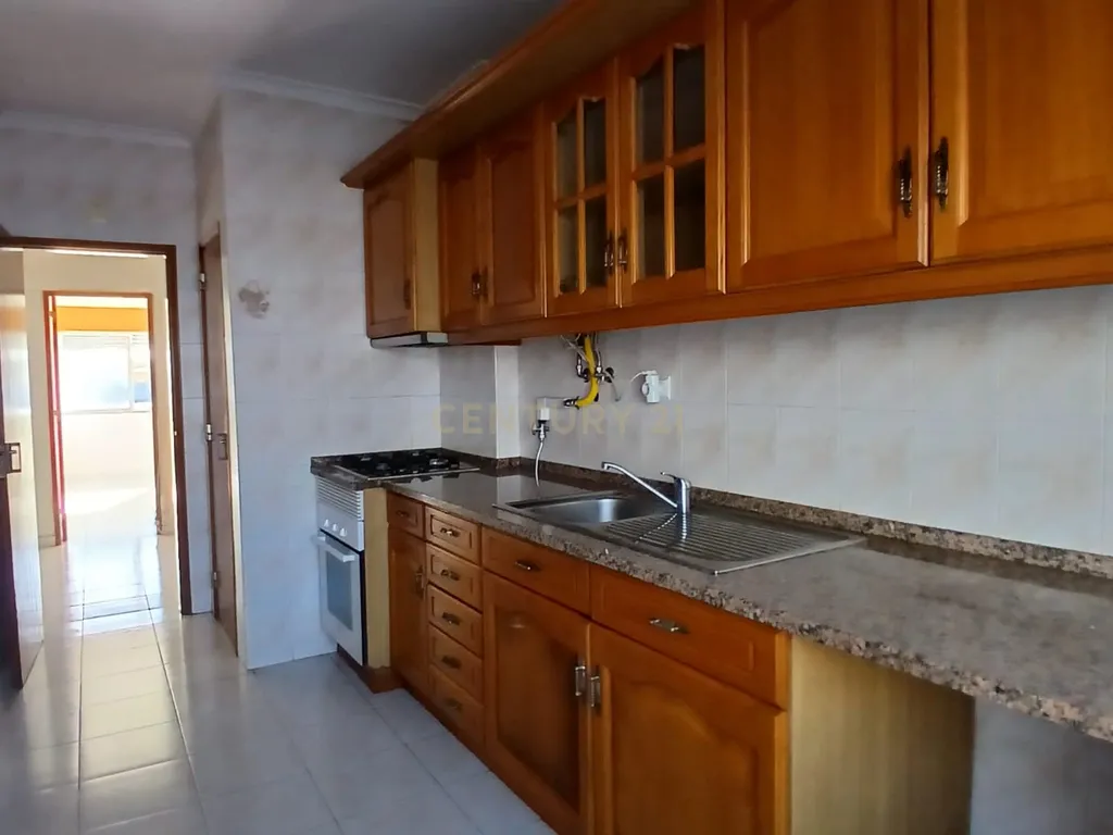 Apartamento T2 no Centro de Alhos Vedros - Image 6