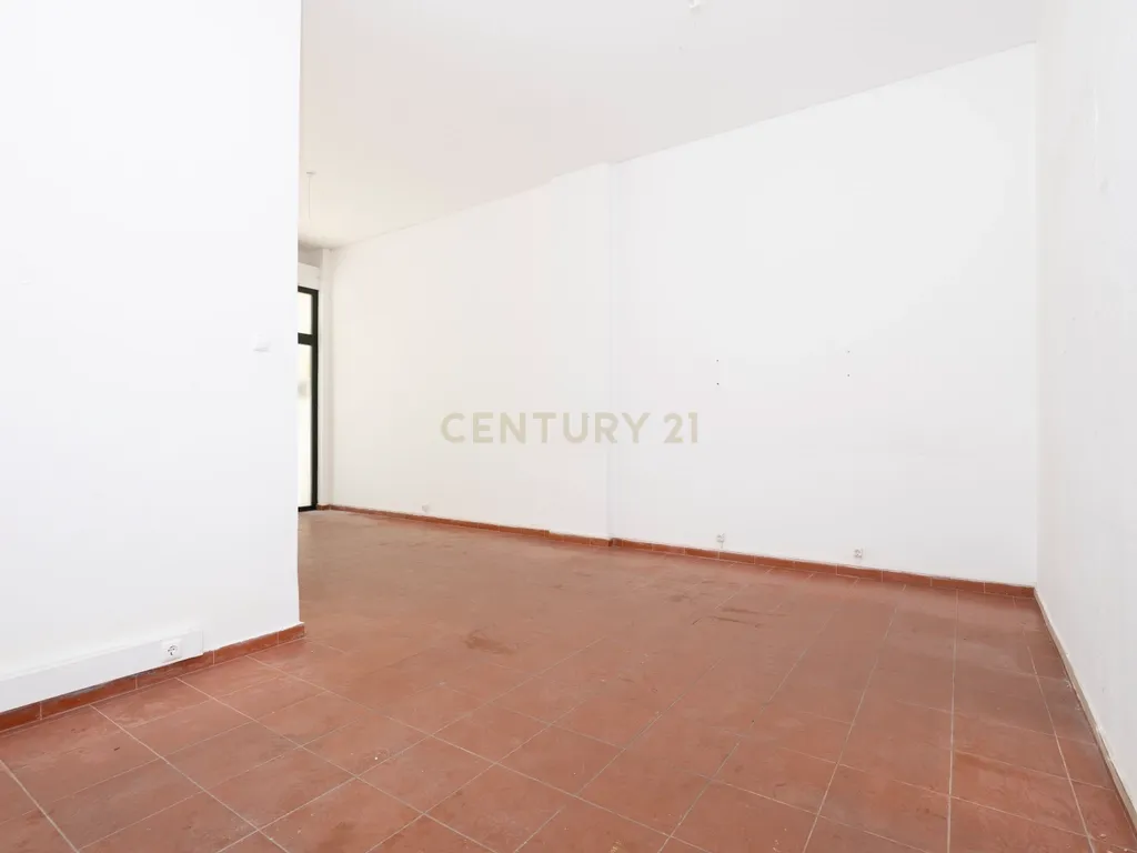 📍LUMIAR ✨ ARRENDAMENTO Loja /Escritório - Image 6