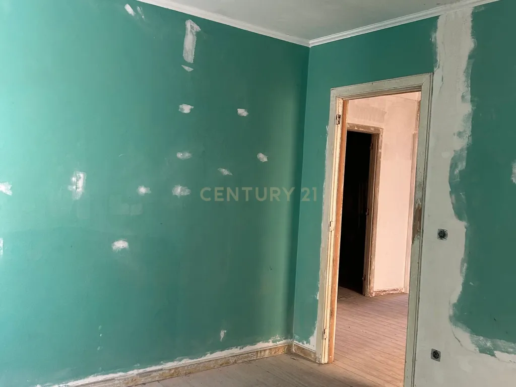 🔥 Moradia para Reabilitação no Porto | Estudo para 7/8 Apartamentos | Excelente Investimento - Image 38