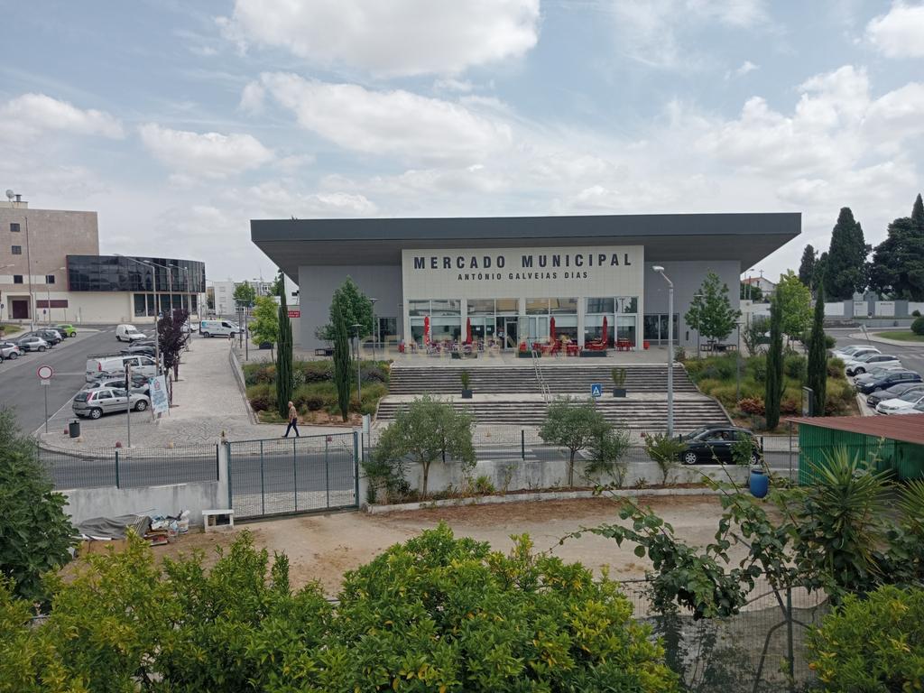 Edifício Versátil em Santarém com Vista e Acessibilidade - Image 12