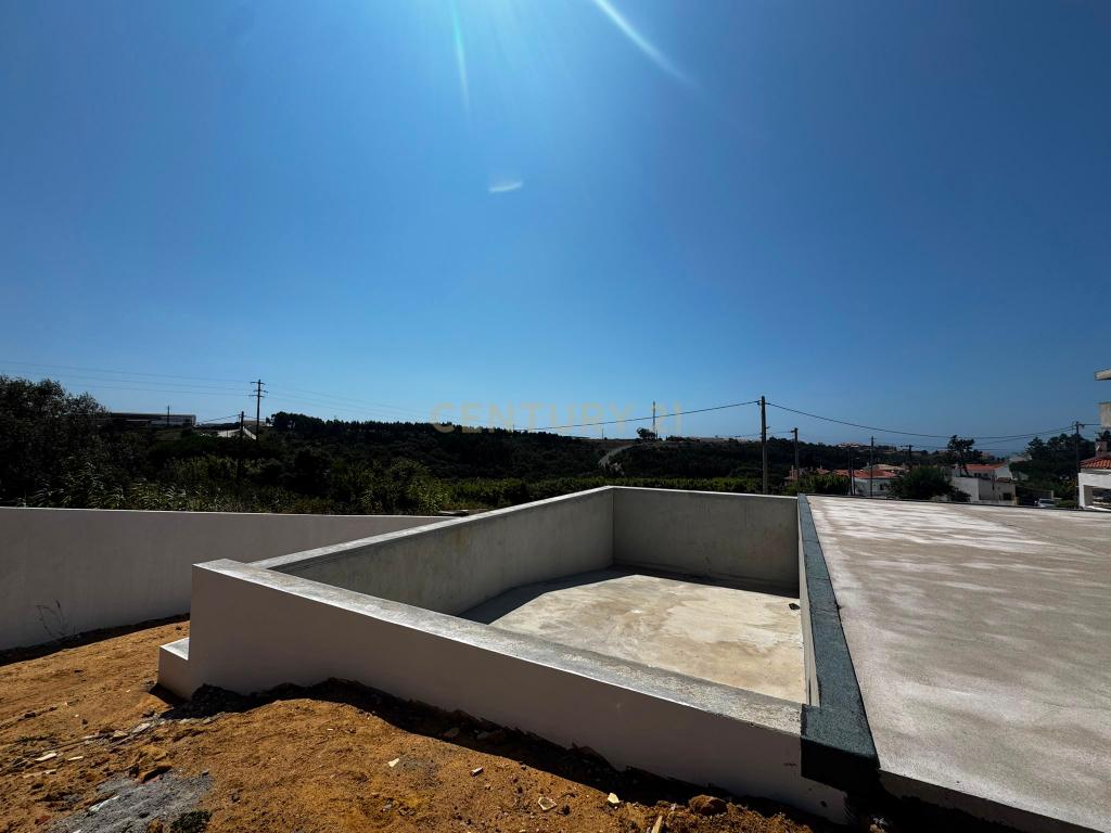 WEST RESIDENCES - IMOVEL DE LUXO - Moradia Isolada T3- 3 SUITES - Piscina/Jardim/Garagem Box para 3 viaturas - Image 11