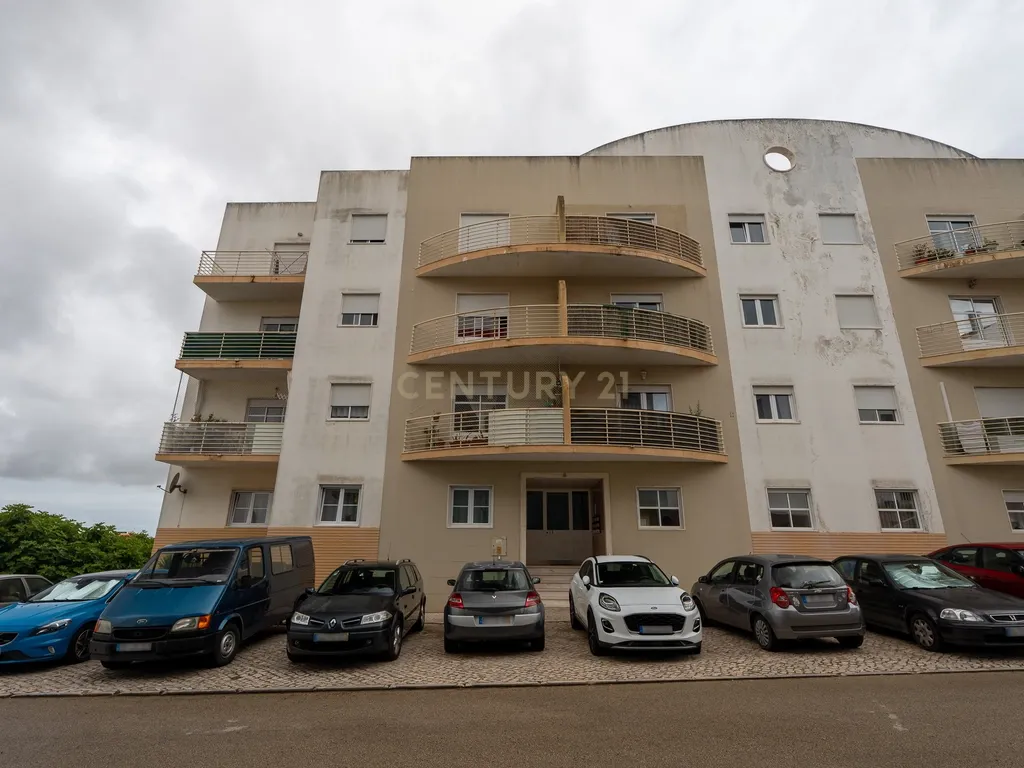 * ESPECTACULAR APARTAMENTO NO CENTRO DE MAFRA, COM VARANDA E PARQUEAMENTO * - Image 42