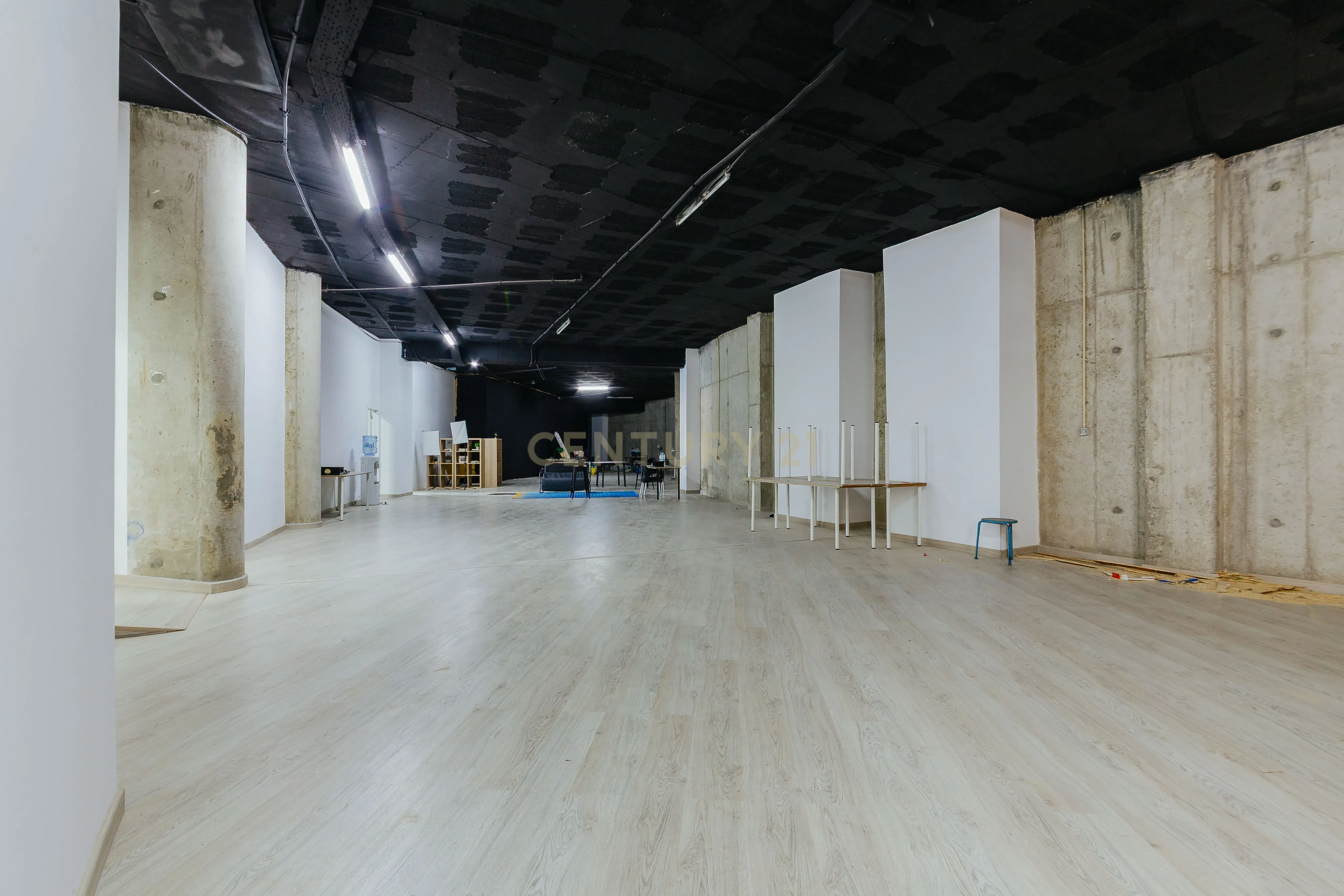 Fotografia 7 de Armazém / Espaço Comercial para Venda – Barcarena, Oeiras