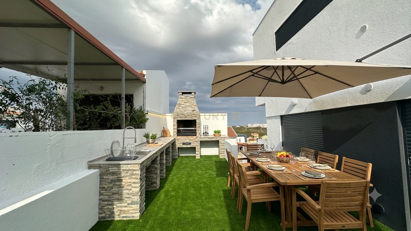 Fotografia 3 de Moradia de Luxo às Portas do Belas Clube de Campo – Sustentabilidade, Conforto e Exclusividade