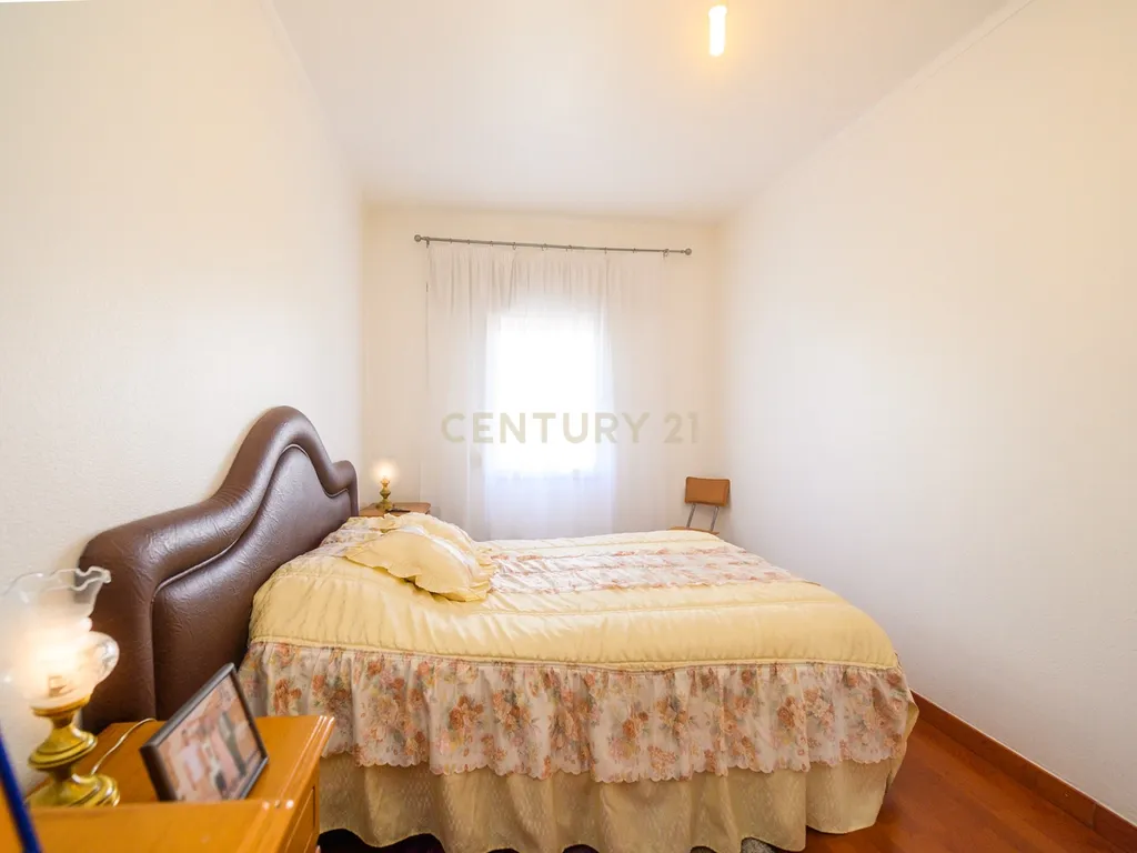 T4 em Mira-Sintra com 100 m², muita luz natural e excelente tranquilidade - Image 14