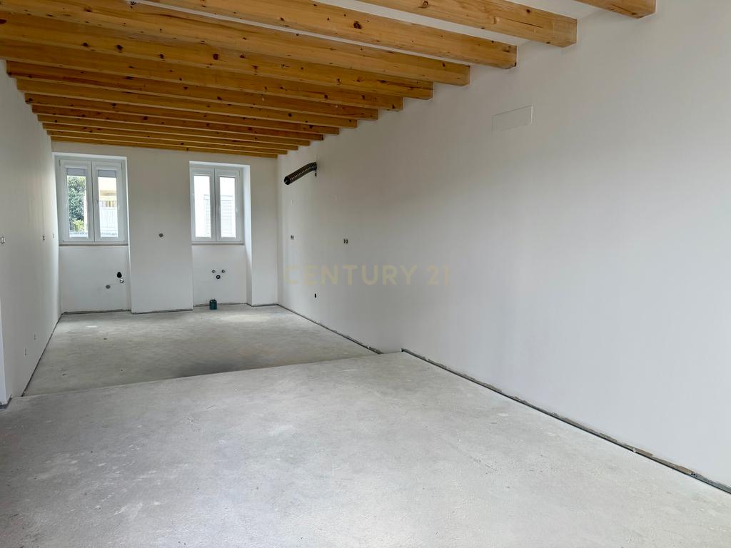 Moradia T3 totalmente remodelada | Lote 1.933m² | Alhadas, Figueira da Foz - Image 2