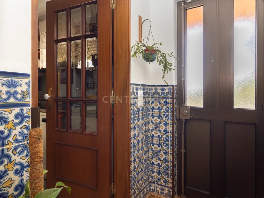 Moradia em Banda de 5 assoalhadas na Banática - Image 5