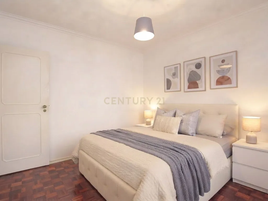 Apartamento T2 com terraço na Quinta do Barão – Carcavelos - Image 10