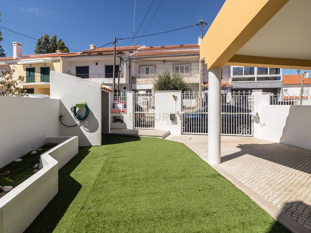 Moradia T3 com Piscina e Excelentes Áreas nos Foros de Amora - Image 5