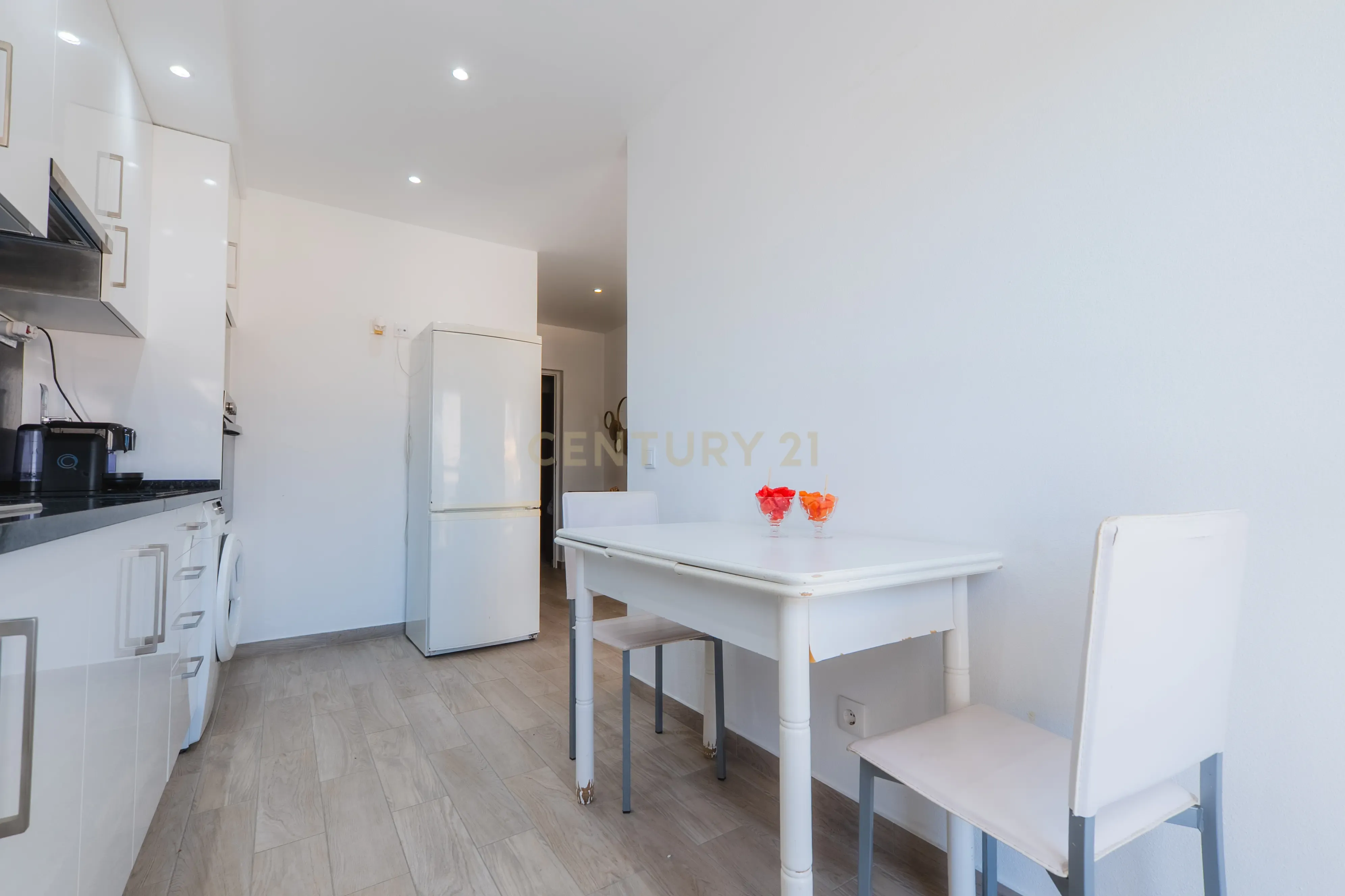Fotografia 7 de Apartamento renovado com Piscina, Garagem, com varandas, perto da praia em Alvor