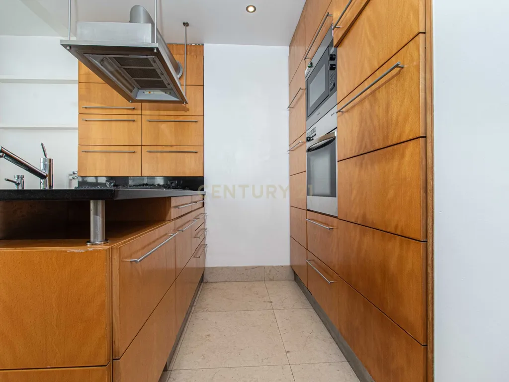 Duplex em Estados Unidos Da America, Lisboa com Vista para a Cidade - Image 26