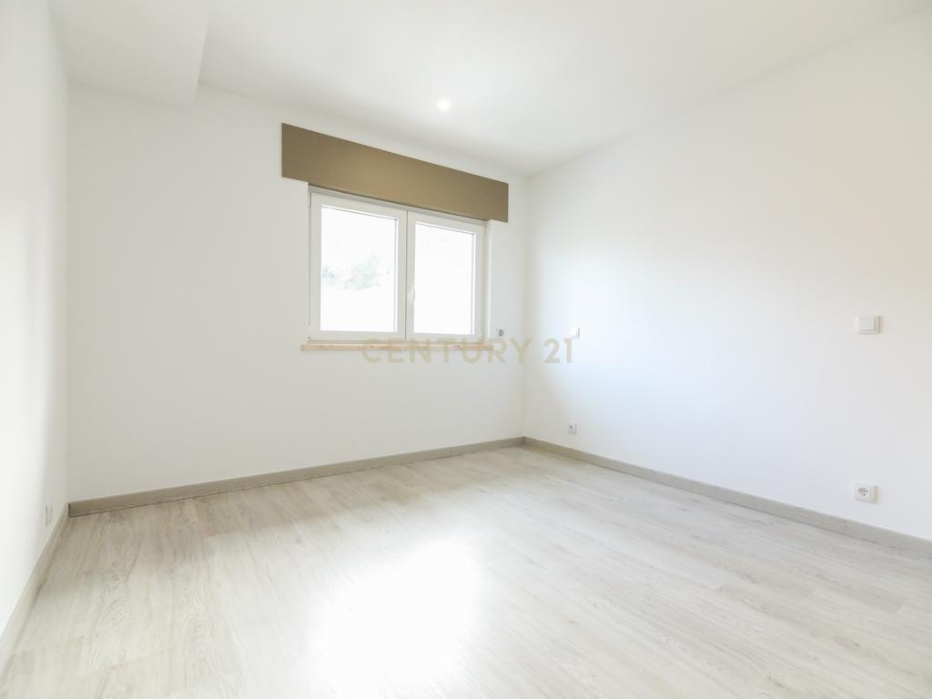 T2 com Terraço em Alcobaça - Image 12