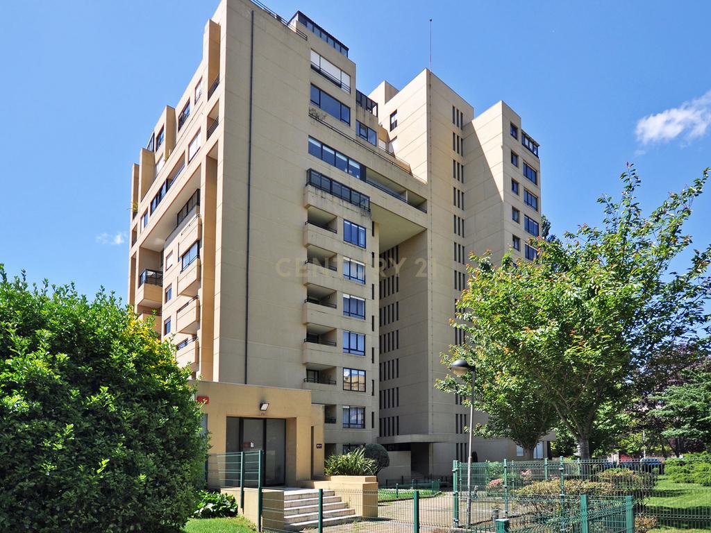 Apartamento T3, Lordelo do Ouro, Porto - Image 1