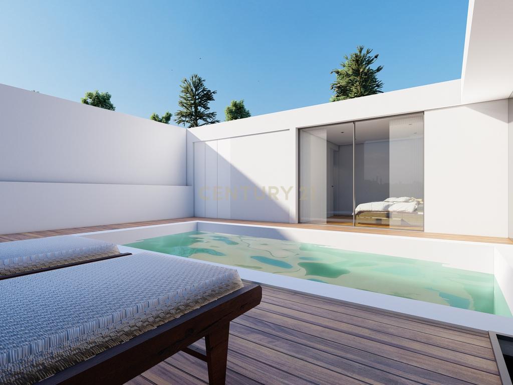 MORADIA DE LUXO V4 EM CONSTRUÇÃO - PRAIA DE MADALENA - Image 2