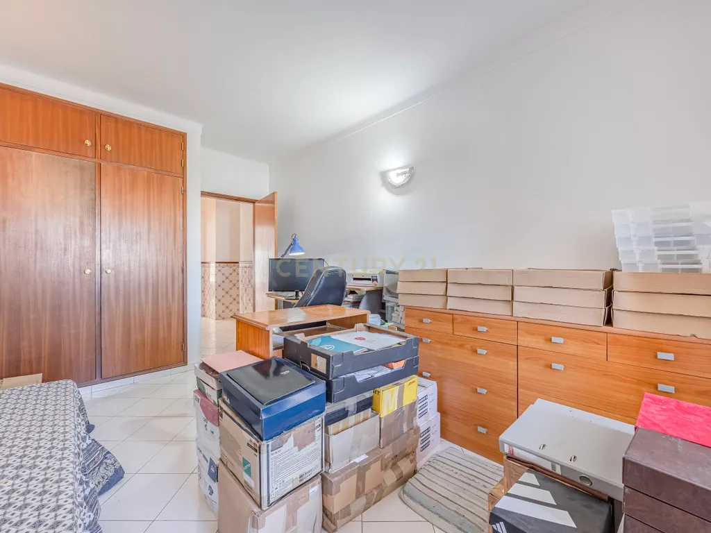 Apartamento T3 em São Gonçalo de Lagos, Faro - Image 11