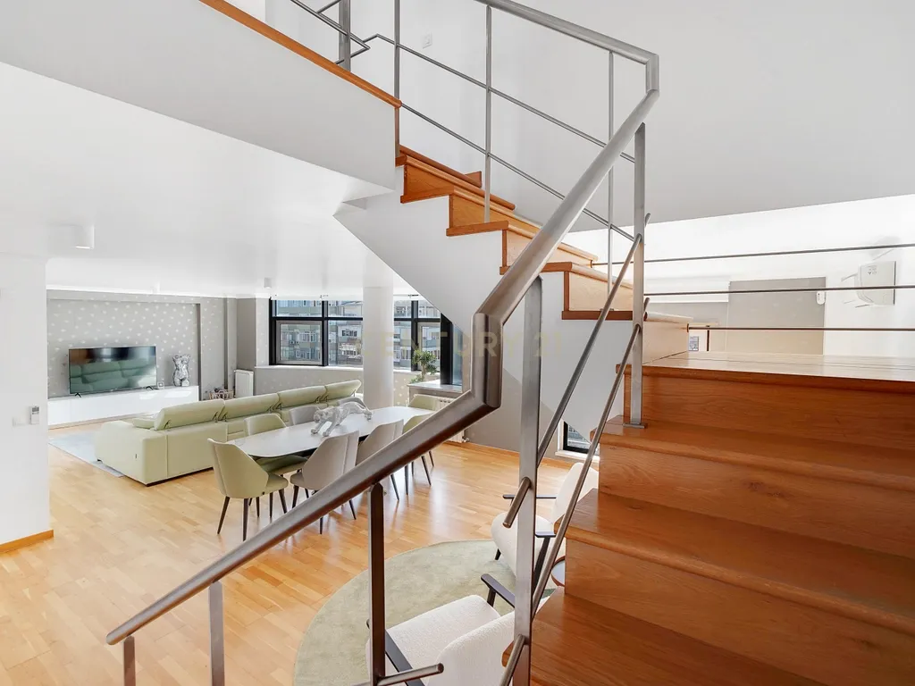 Apartamento T5 Duplex de Luxo para Arrendamento – Avenida do Brasil, Lisboa - Image 25