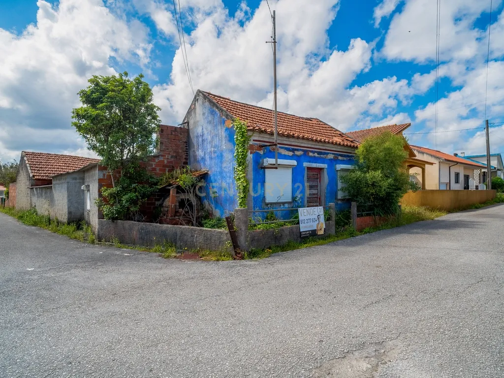 Moradia para Recuperação Total – Escoura (Marinha Grande) - Image 1