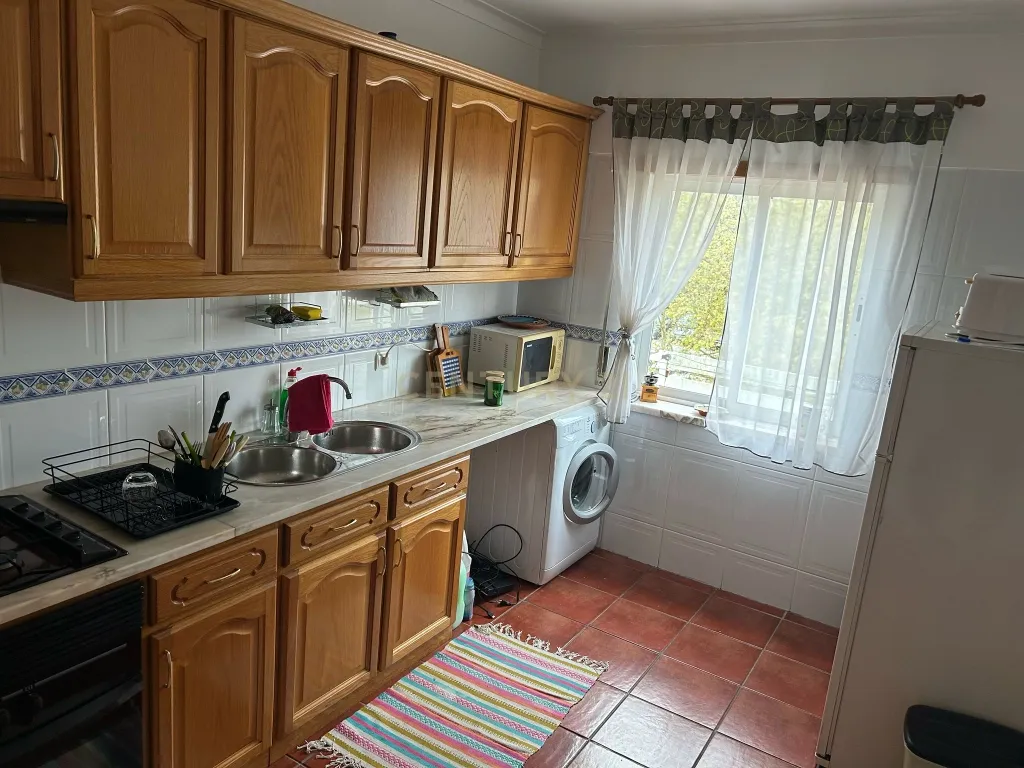 Excelente apartamento T2 para arrendamento - Image 7