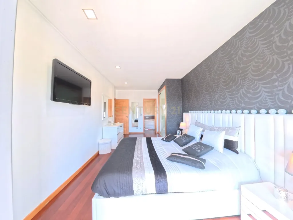 Moradia T4 em Esposende com Jardim e Garagem - Image 20