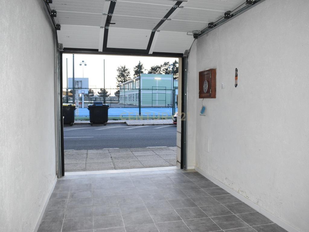 Garagem Para Arrendar no Barreiro - Image 5