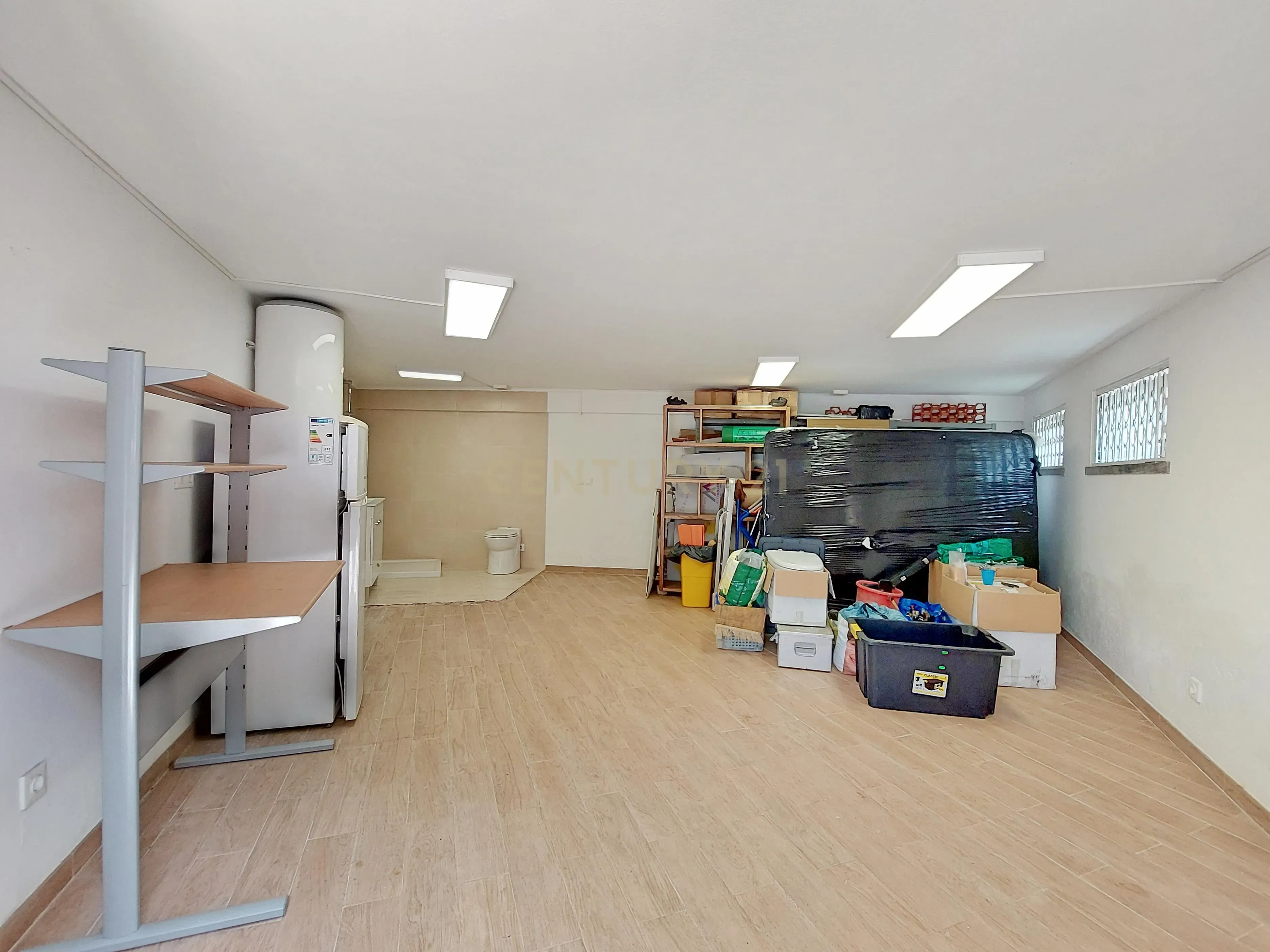Garagem 34,5 m2 | Janelas | Casa de banho | Eletricidade | Água - Image 2