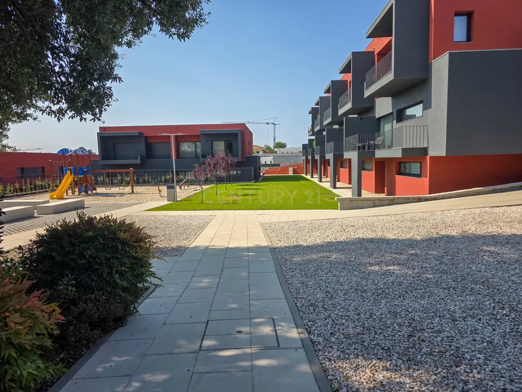 Moradia T3 Exclusiva em Condomínio Privado situada em Bitarães/Paredes do Ano 2022 - Image 3