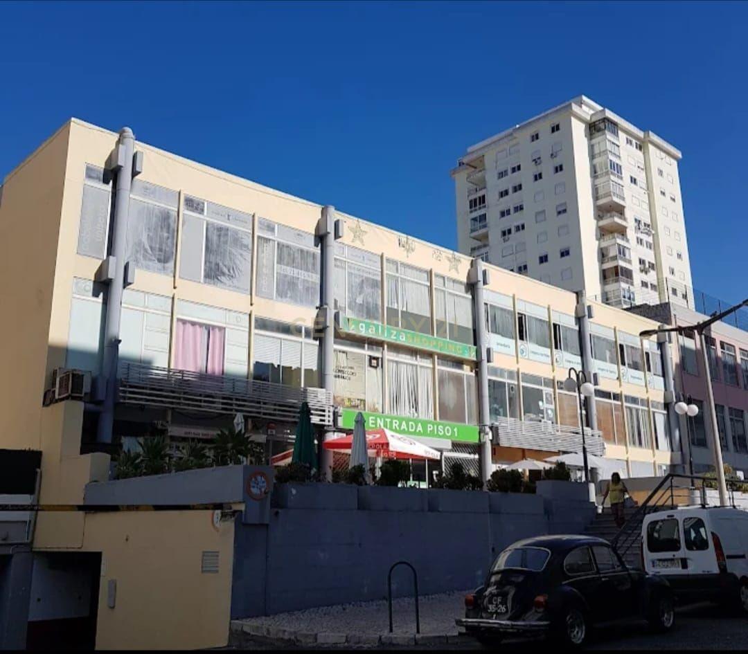 Fotografia 5 de Lugar de Garagem 12 m² à Venda no Estoril – Centro Comercial Grande Galiza