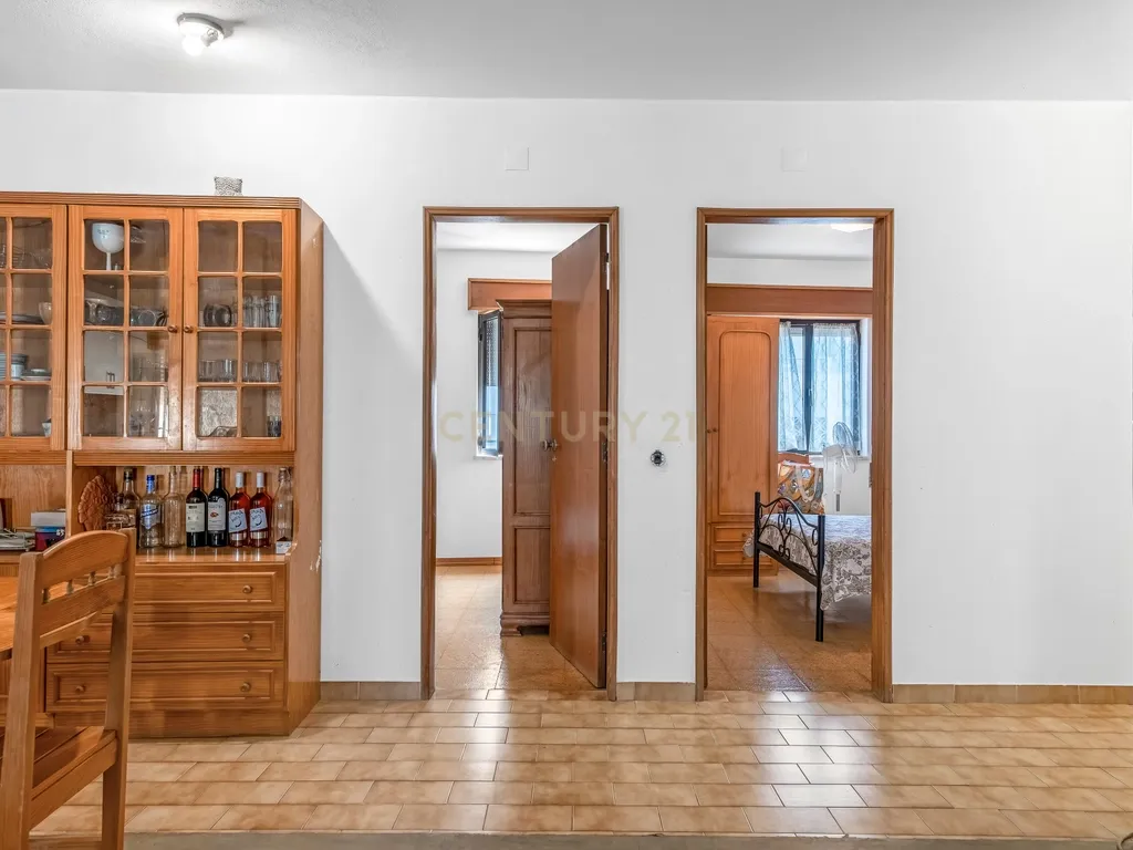 Apartamento T3 de 95m2 no Centro de Alcantarilha - Image 10