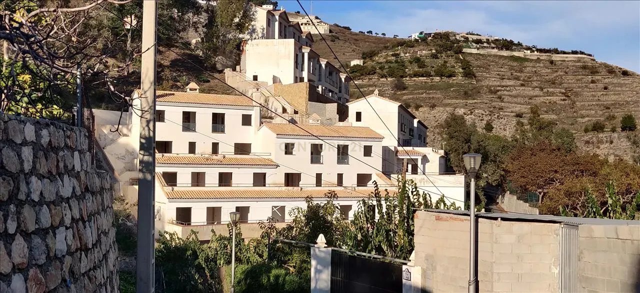Loja - Image 1