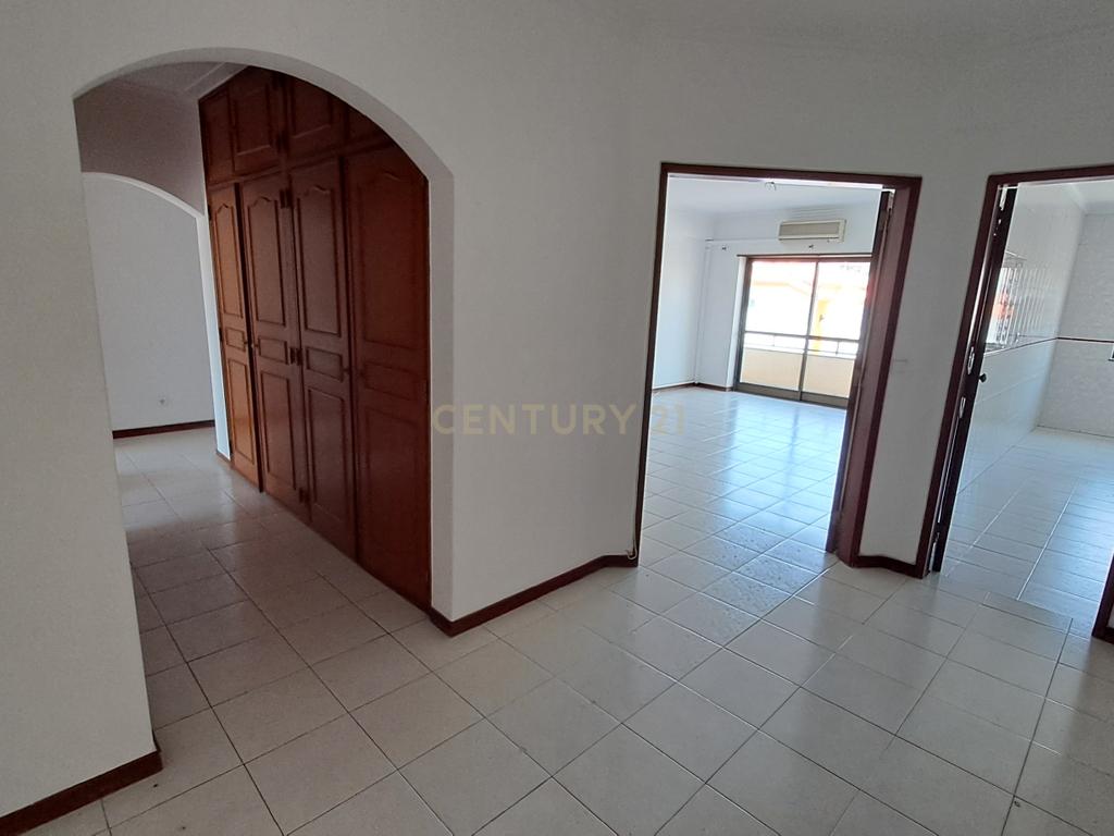 Apartamento T3 Centro da Venda do Pinheiro - Mafra - Image 2