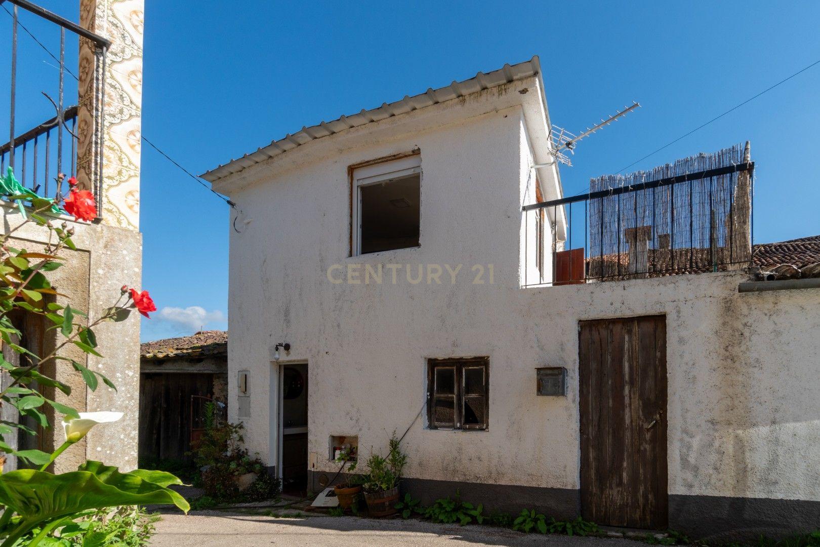 Fotografia 4 de Moradia em Prilhão, Lousã com 3 quartos e grande potencial