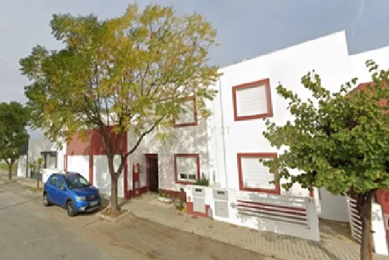 Moradia Moderna com Piscina em Évora - 3 Quartos e Estacionamento - Image 52