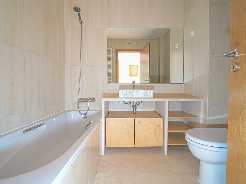 Moradia em Banda T4 no Empreendimento Oeiras Golfe Residence - Image 37