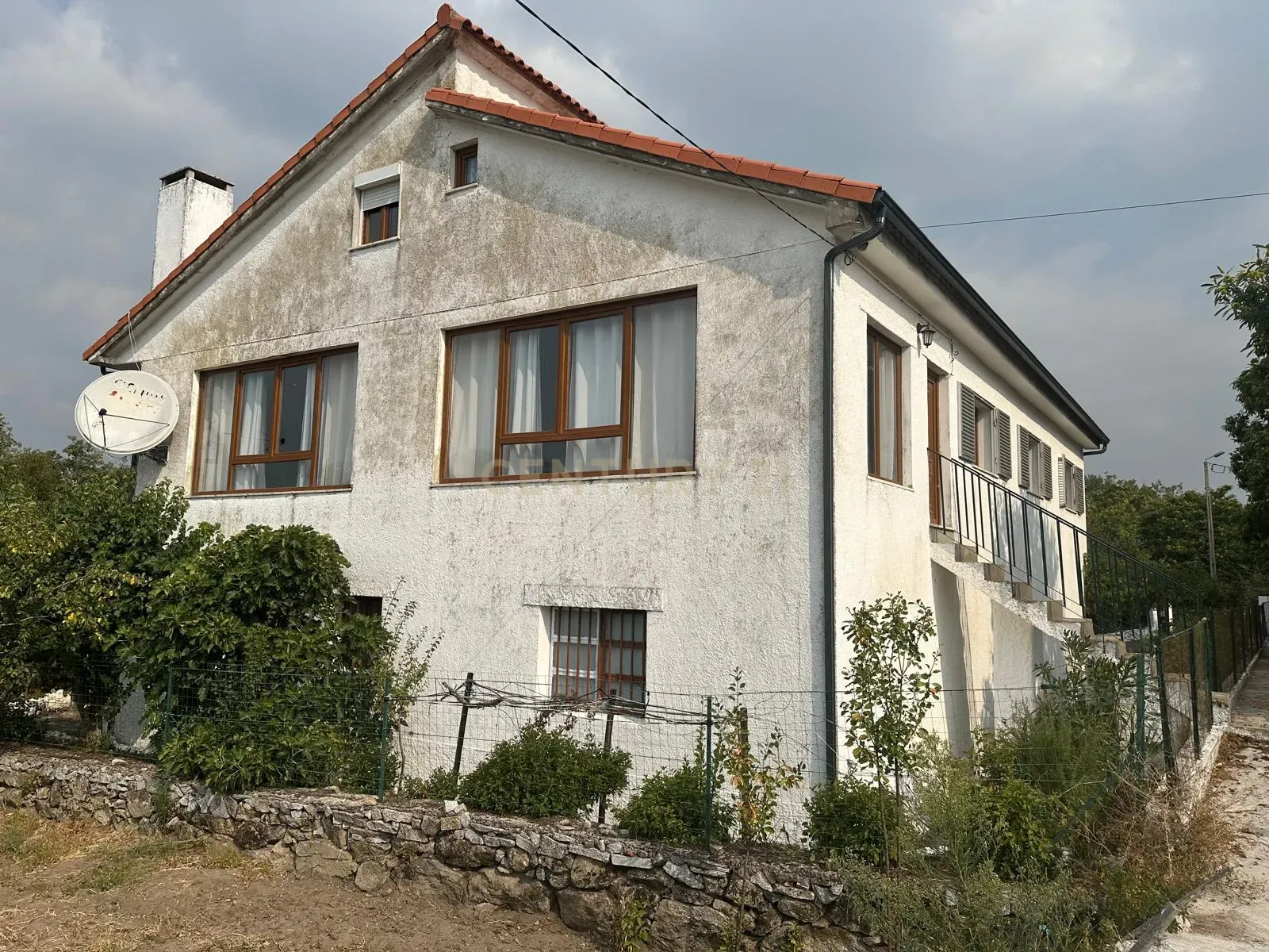 Moradia T4+1 em Moimenta/Vinhais Bragança - Image 1