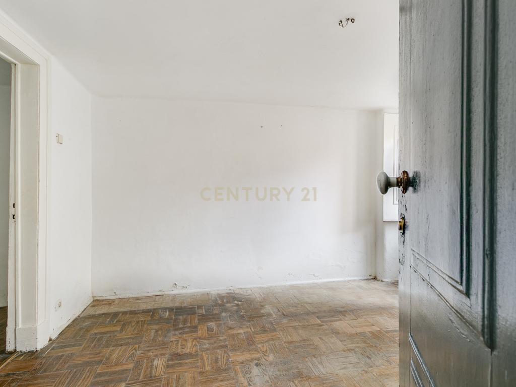 Apartamento no Coração do Príncipe Real – Lisboa - Image 6