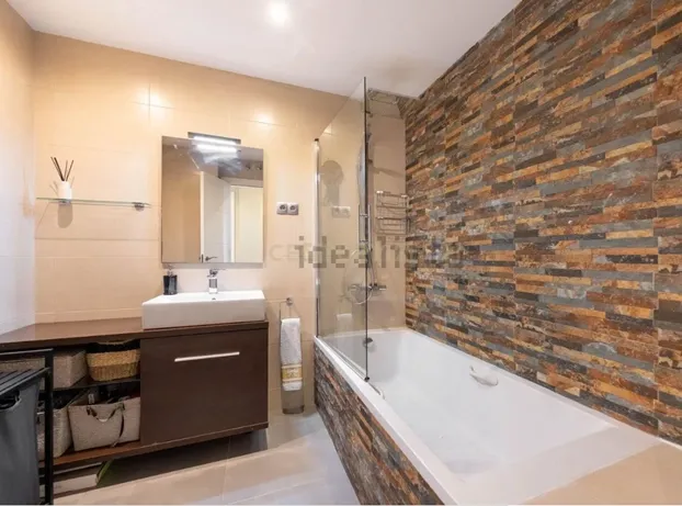 EXCLUSIVO APARTAMENTO EM URBANIZAÇÃO COM JARDIM E PISCINA - Image 19