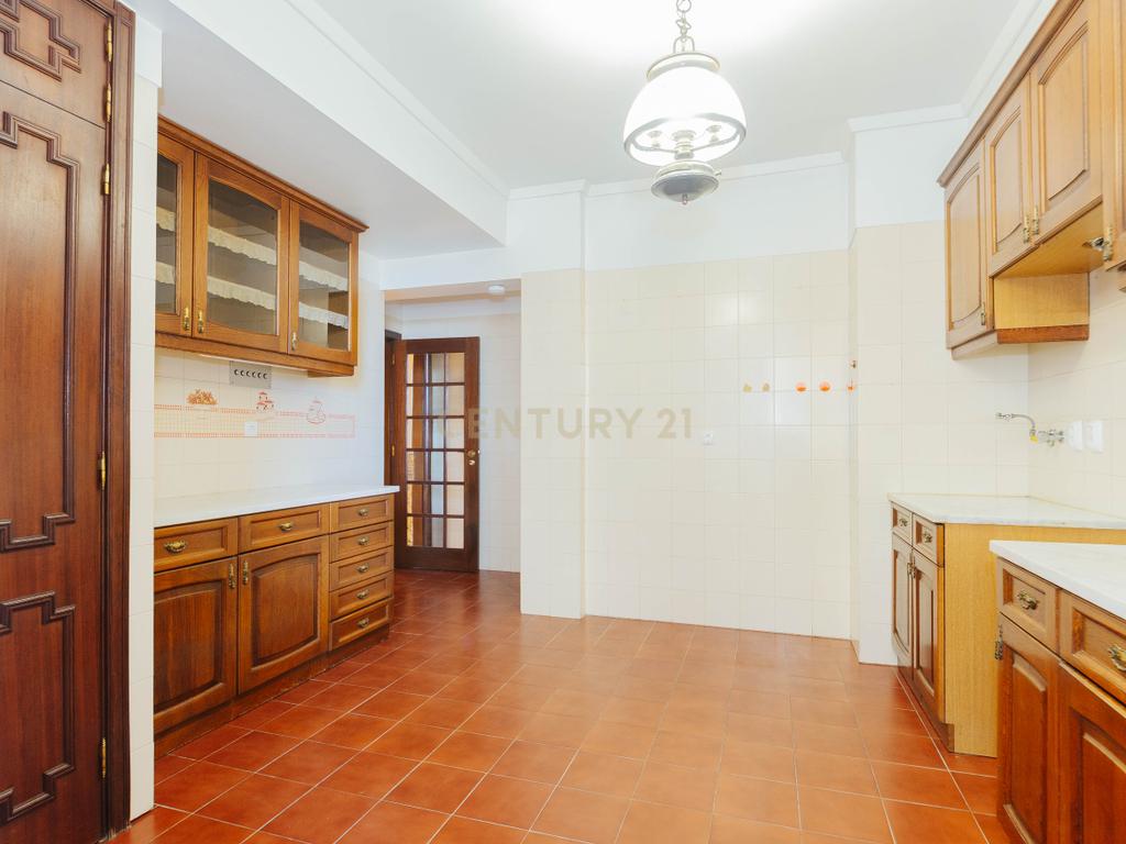 Apartamento T3 - Restelo Lisboa - Image 7