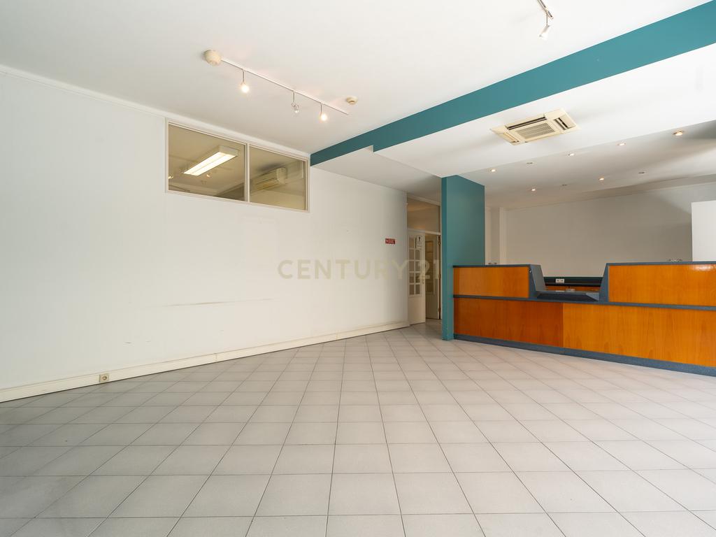 **Fantástica loja de dois pisos em Linda a Velha** - Image 20