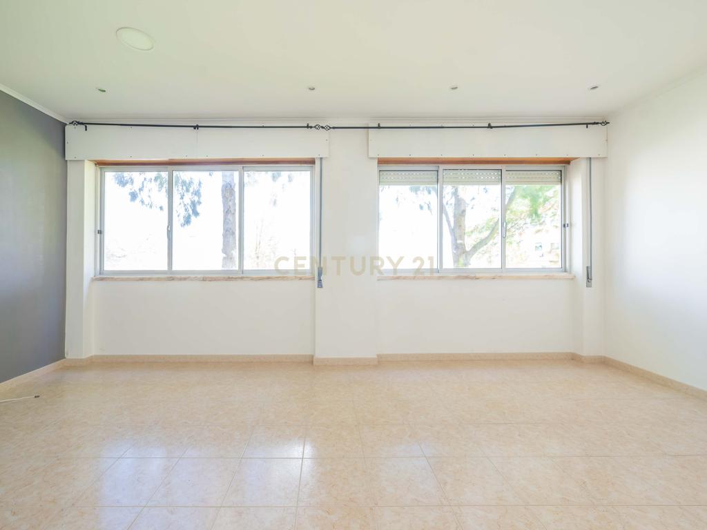 Apartamento T3, Pronto Habitar, no Padre Nabeto, Aires - Image 4