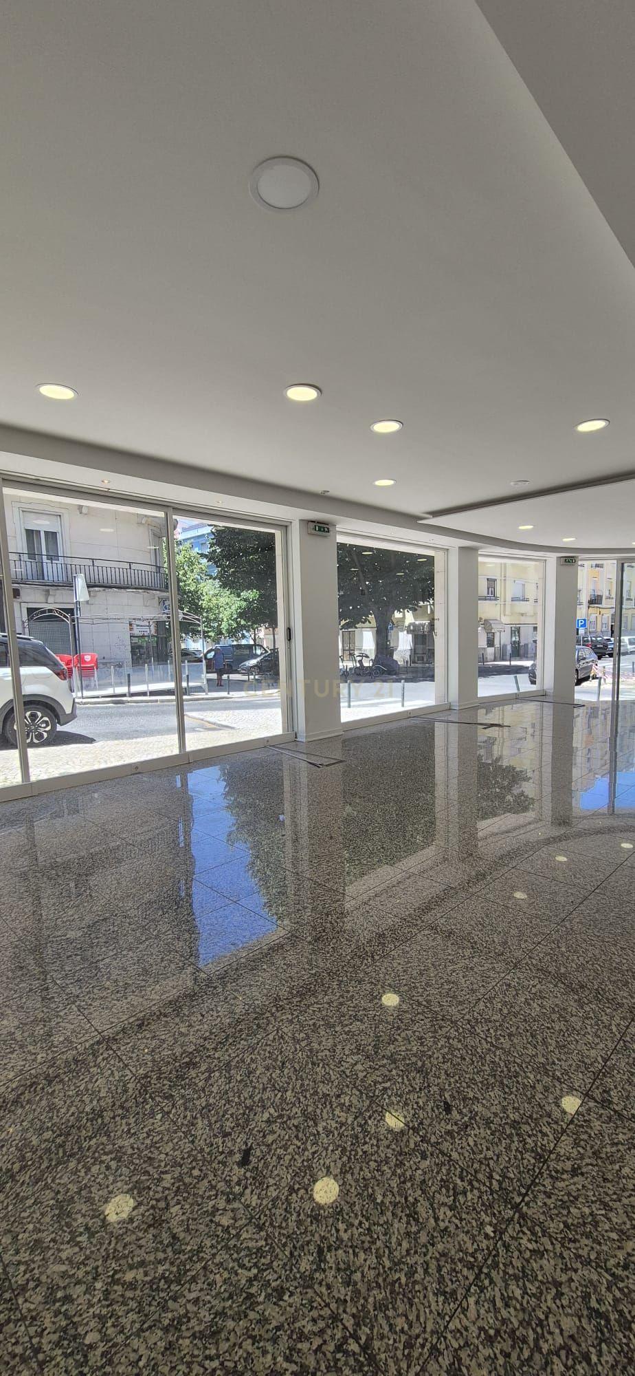 Fotografia 4 de Loja Premium para Arrendamento no Coração do Campo Pequeno, Lisboa