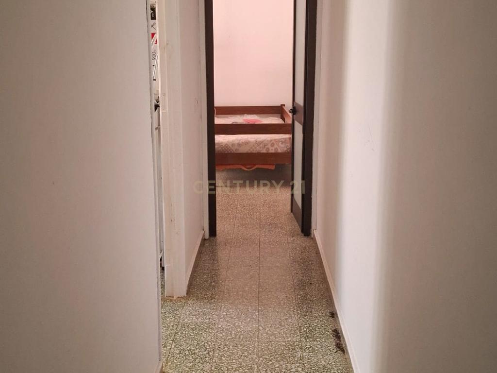 Moradia T3+2 com Terraço, Pátio e Espaço Comercial em São Bartolomeu de Messines – Silves, Faro - Image 11