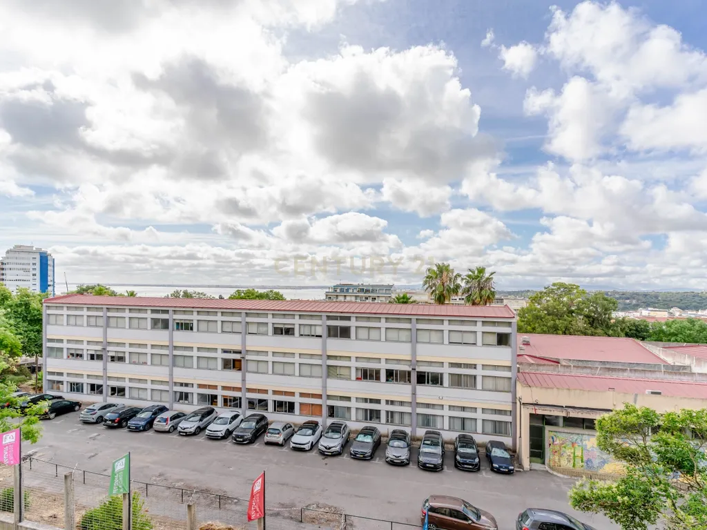 T3 Almada (Praça são joao Batista) - Image 26