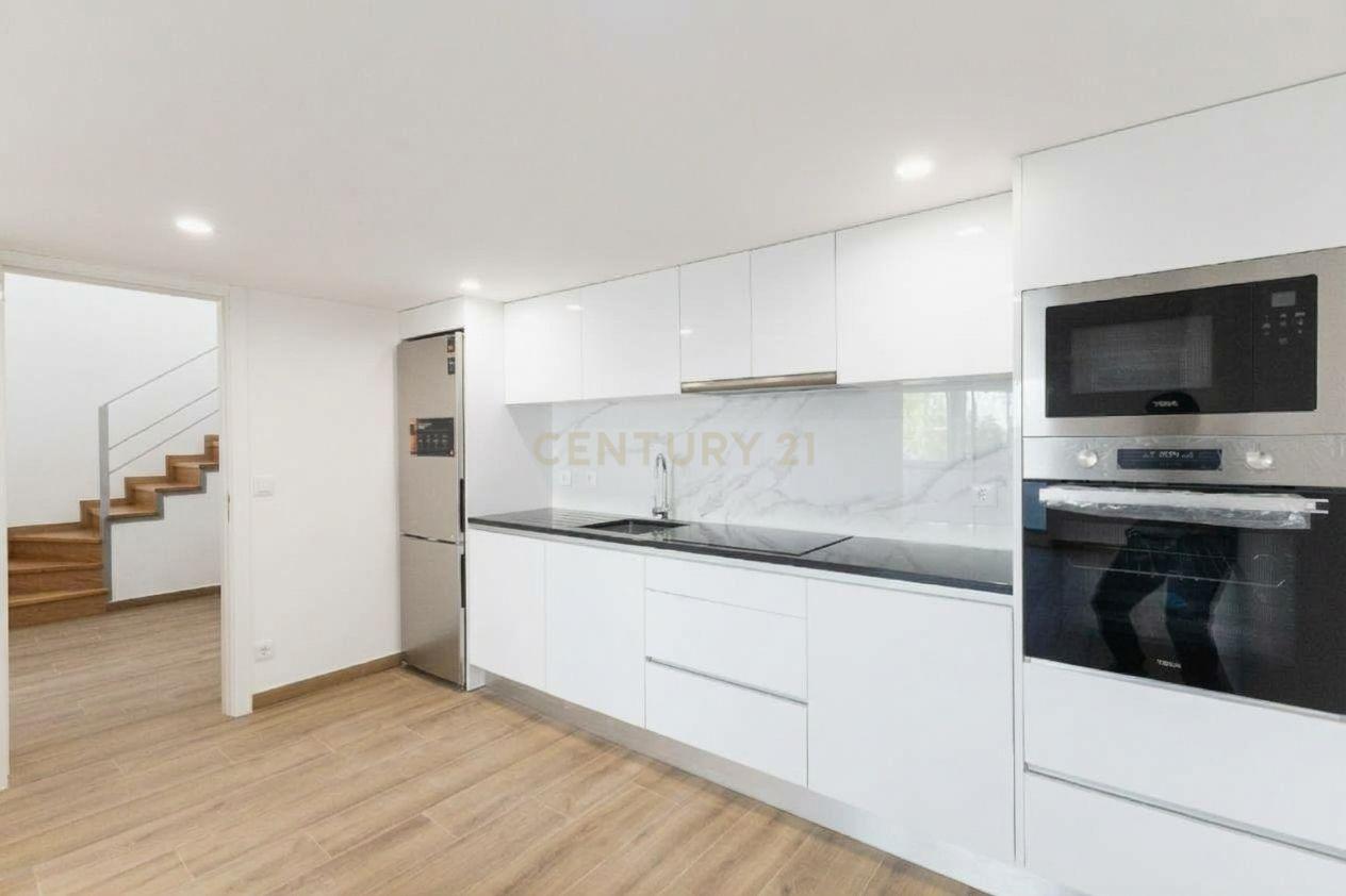 Apartamento T2 à venda em Coimbra (Sé Nova, Santa Cruz, Almedina e São Bartolomeu), Coimbra — foto 3