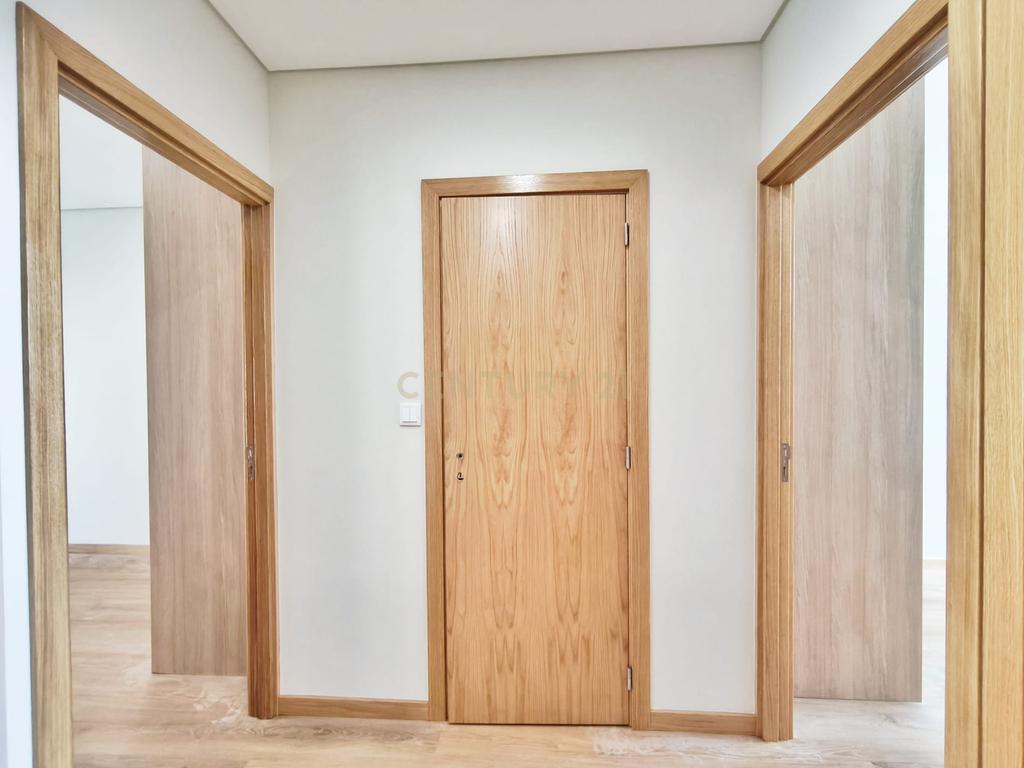 Apartamento T3 arrendado -com 6,5% rendimento - S. Mamede Infesta - Image 19