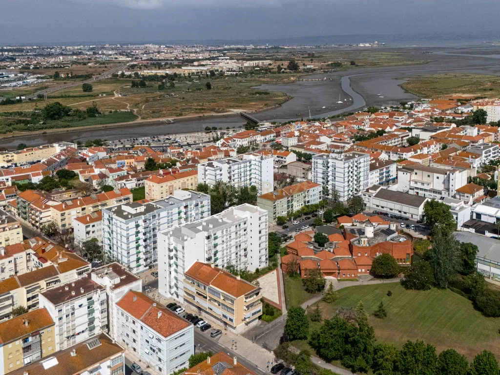 Apartamento T2 Moita – Ideal para Habitação Própria ou Investimento! - Image 24