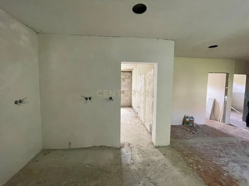 Casa para restauro em Duas Igrejas / Paredes - Image 21