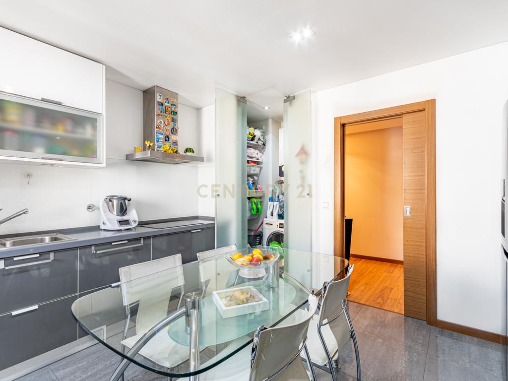 Apartamento T4 na prestigiada Urbanização Quinta do Infantado, Loures com Vista Panorâmica sobre as Lezírias - Image 12