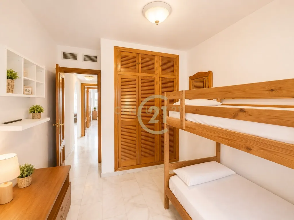 Apartamento Luminoso com Terraço e Garagem a 400 Metros da Praia em Fuengirola - Image 17