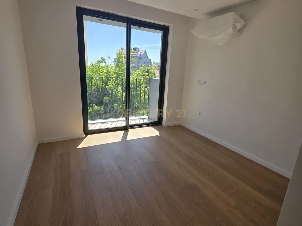 Moderno T2 Novo em Vila Nova de Gaia com Vista para a Cidade - Image 14